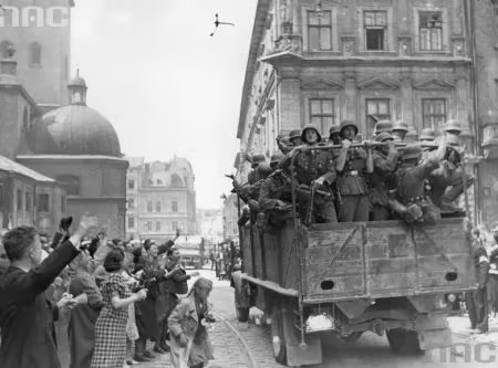 nazis entering lviv are welcomed by ukrainians - lviv holocaust tour and research